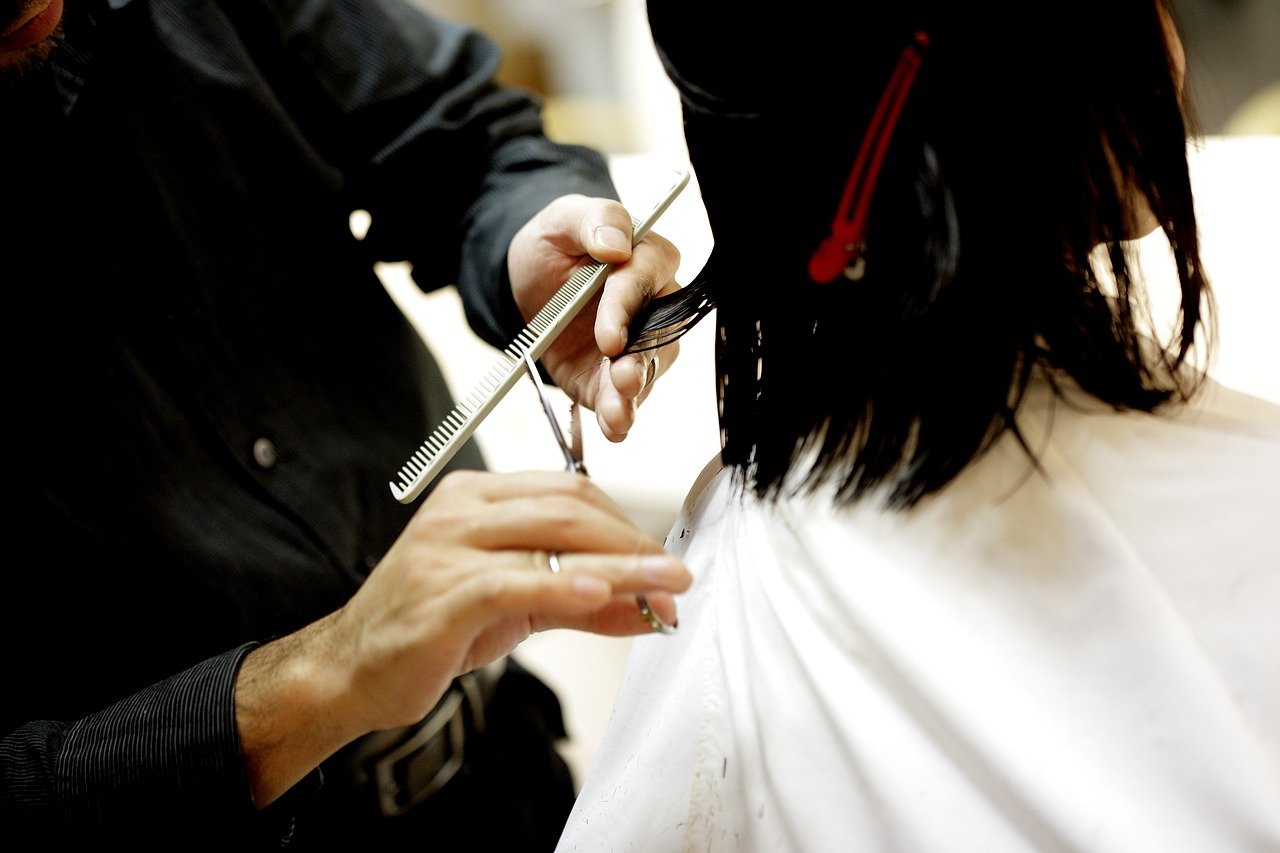記事:QB HOUSE、理髪師の契約形態が問題視のイメージ画像