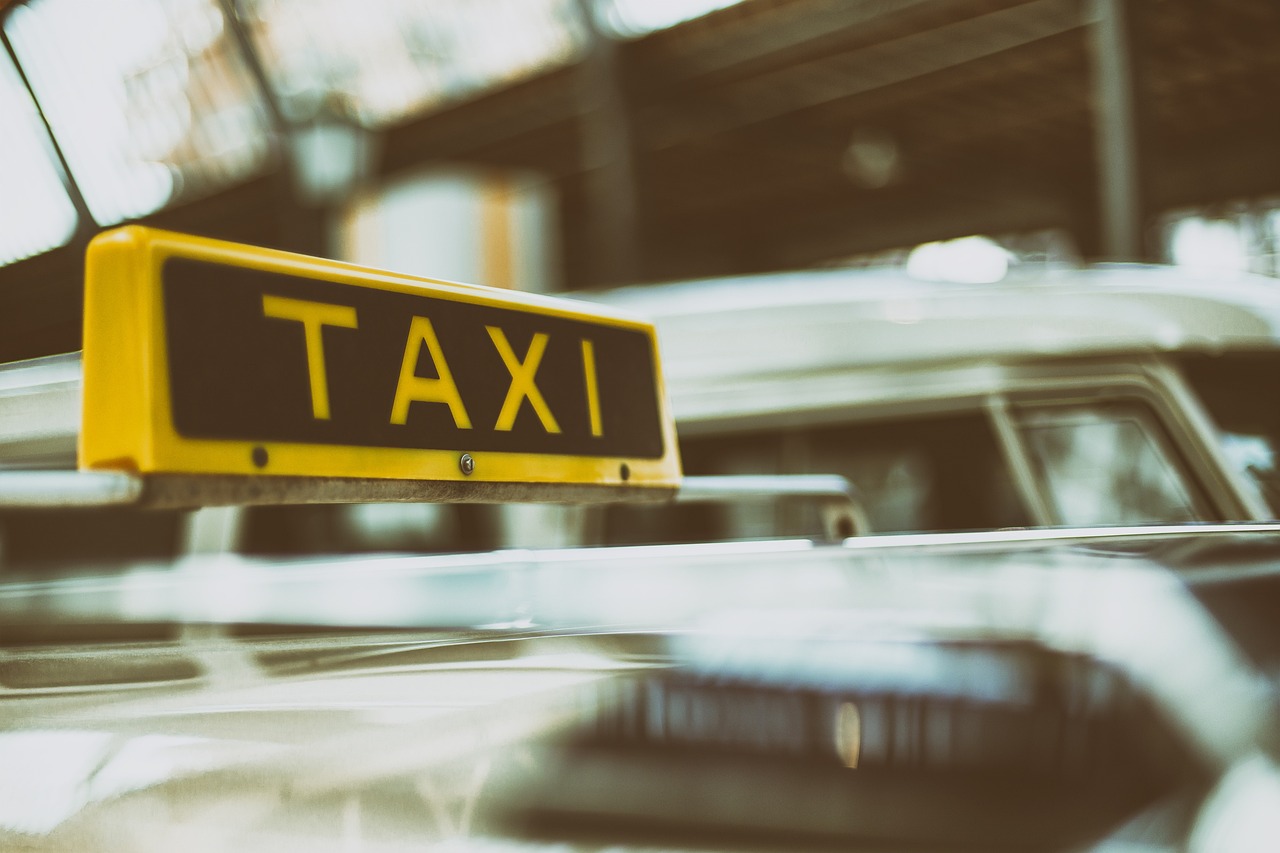記事:東京地裁、タクシー運賃一律値上げは裁量権濫用と判断のイメージ画像